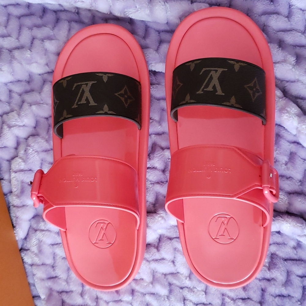 Louis Vuitton Sunbath Coral Rubber Canvas Mule - Picture 16 of 16